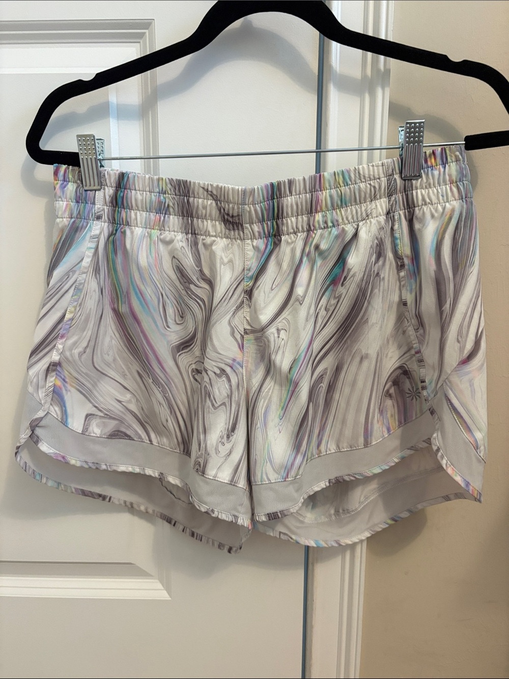 Light Marble-Print Women’s Athletic Shorts - by Athleta